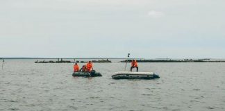 На Ладожском озере пятый день ищут трёх туристов-байдарочников из Петербурга