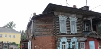 Пьяный курильщик решил уединиться с подругой, но спалил памятник архитектуры в Канске