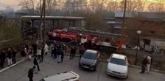 В Ленинском районе Томска горел аварийный дом, где жили четыре семьи