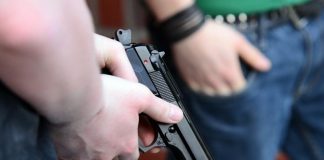 В Новосибирской области подростки выстрелили в 13-летнюю девочку
