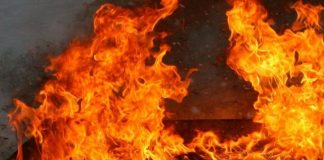 В Тайшетском районе горит деревня