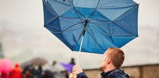 В Красноярске штормовое предупреждение. Порывы ветра будут достигать 90 километров в час