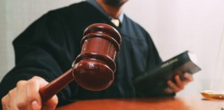 Заместитель главы Чановского района обвинен в получении взятки