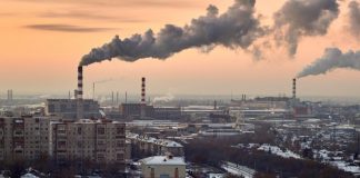 Жителям Новосибирска рекомендуют не выходить на улицу