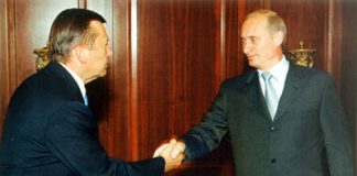 «В питерской мэрии нынешний первый замминистра финансов Зубков осуществлял «смычку» между городом и деревней» // Поговаривают, например, что он помог Путину, Черкесову и Патрушеву приобрести дачные участки