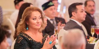 Изображение обычной супруги главу региона