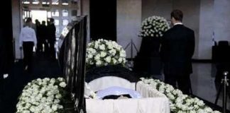 Целый фургон роз: Москва прощается с Юрием Шатуновым