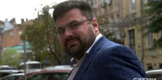 Андрей Наумов нафаршировал BMW налом.