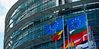 Европарламент призвал предоставить Украине и Молдавии статус кандидатов в члены Евросоюза
