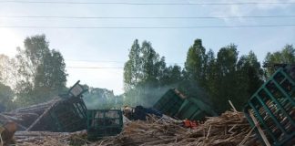 Грузовой поезд сошёл с рельсов в Красноярском крае