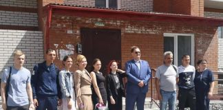 В Искитиме дети-сироты получили ключи от квартир