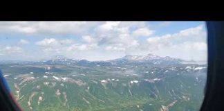 На Камчатке нашли разбившийся вертолёт Robinson. Пилот и двое пассажиров погибли