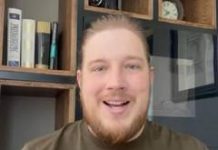 Дмитрий Чечулин спалился по паспорту.