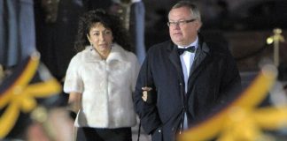 Глава ВТБ Андрей Костин через сына канадского коммуниста владеет недвижимостью в Европе и России на сумму в 130 миллионов долларов