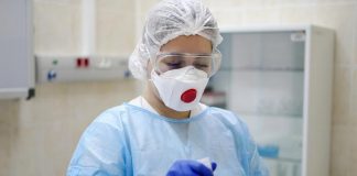 Губернатор Новосибирской области оценил возвращение коронавирусных ограничений