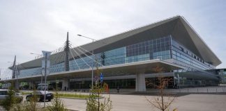 Краевые власти хотят избавиться от 15% акций красноярского аэропорта
