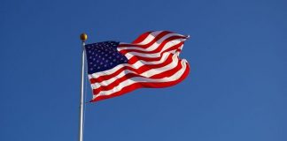 Мэр Нью-Йорка заявил, что США «переживают трудные времена», а «Уолл-стрит рушится»