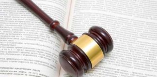 Обманувшего 16 пациентов российского офтальмолога осудили на пять лет