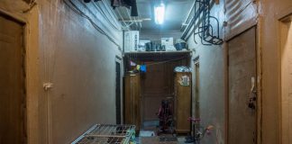 Тело пенсионера 20 дней пролежало незамеченным в коммуналке в центре Москвы