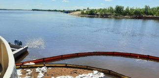 Томская транспортная прокуратура проводит проверку после разлива нефти в Обь