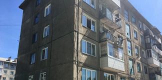 В Ачинске ребёнок выжил после падения из окна и сам пришёл к бабушке