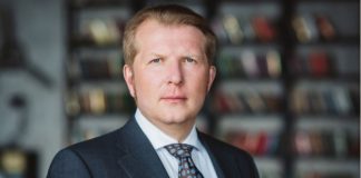 Сергей Шилов – российский ИТ-специалист и бизнесмен. Основоположник и управляющий партнер компании AT Consulting, президент группы компаний Лига Цифровой Экономики