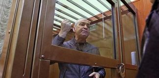 «До смерти забить палками», «подвесить за ноги на площади», «посадить на кол».