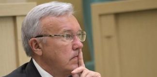 Губернаторы в окружении врагов.