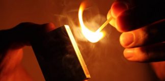 В Иркутске задержали мужчину, который поджёг кофе-автомат