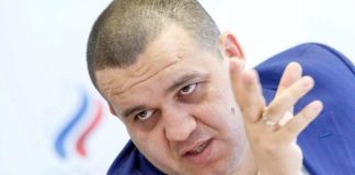 «В сопровождение ФСО сопроводят мимо военнослужащих погранвойск»
