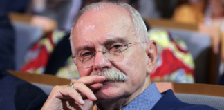 Режиссер Манский в розыске по расследованию о клевете — президент ММКФ Никита Михалков пробует обосновать, что не пилит бюджеты