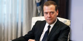 «Средств нет, держитесь!» Дмитрий Медведев за тысячу рублей снимает в аренду участок ценой полмиллиарда. Однако и тысячу не заплатил