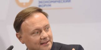 От руководителя охраняют монументы