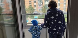 Томичи осматривают свои будущие квартиры в переулке Целинном, 29