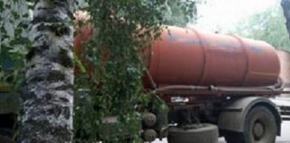 Томские судебные приставы по делу о ДТП арестовали ассенизаторскую машину