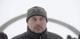 Александру Соболенко землю утяжелили стволом.
