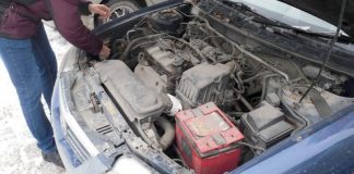 Новосибирские подростки угнали и выставили на продажу автомобиль