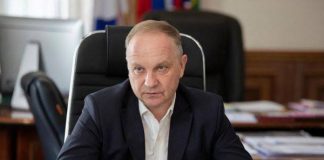 Предприниматель осужден к 4 годам колонии и штрафу в 62,5 млн руб. за посредничество в передаче взяток на 31 млн руб. экс-градоначальнику Владивостока Гуменюку