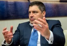 ЦБ раскулачивает Микаила Шишханова и Александра Лукина.