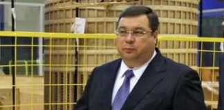 Леонида Макаревича притянули за силовой кабель.