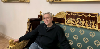 Летевшего в эконом-классе «Аэрофлота» 72-летнего авторитета по кличке Антиквар избил доктор-культурист