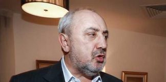 Скрывающийся Мащицкий.