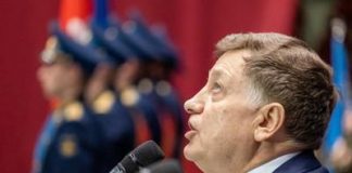 Возлюбленные курятнички питерского члена партии Единая Россия.