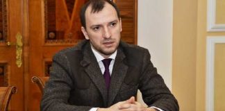 Расхититель Дунайского пароходства Хомячков Алексей Валерьевич решительно не удовлетворен собственной криминальной биографией и начал заниматься очисткой веба
