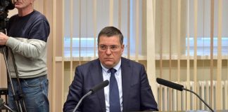 Глава Министерства транспорта Башкирии за рулем Лэнд Ровер врезался в Тойота Камри, виноватой стала пострадавшая