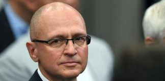 Кириенко сравнил работу российских преподавателей с линией фронта за будущее