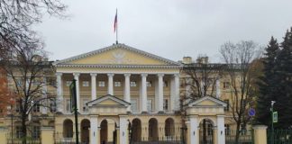 Хватает достойных политиков — специалист не стал исключать «конкурентноспособный сценарий» губернаторских голосования в Санкт-Петербурге