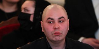 После опьяненного дебоша в ресторане на Лубянке внебрачный сын Владимира Жириновского побил сотрудника полиции в отделении