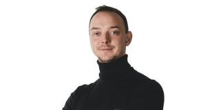 Журналиста Ивана Сафронова этапировали в красноярскую колонию. Его осудили за «госизмену»