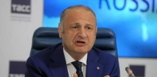 Эраст Матаев зажал металлоконструкции.